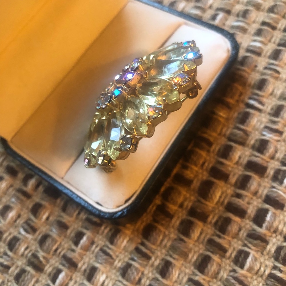 Vintage Gold Tone Rhinestone Brooch - Picture 7 of 9